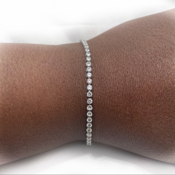 MACY’S Tennis Bracelet in Fine Silver Plate - Picture 8 of 11